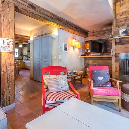 Chalet Spacieux à Avec Wi-fi Et Parking, Proche Des Pistes, 5 - Fr-1-562-40