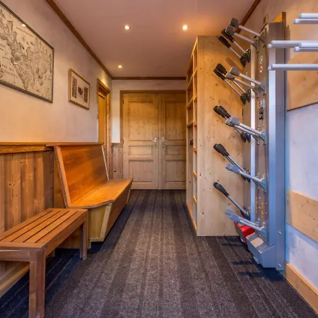 Chalé Spacieux à Avec Wi-fi Et Parking, Proche Des Pistes, 5 - Fr-1-562-40 Courchevel