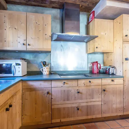 Chalé Spacieux à Avec Wi-fi Et Parking, Proche Des Pistes, 5 - Fr-1-562-40 Courchevel